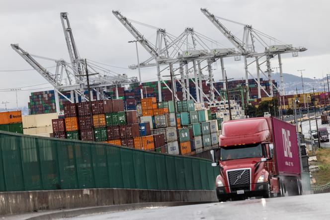 Dans le port d’Oakland (Californie), le 12 mai 2025.