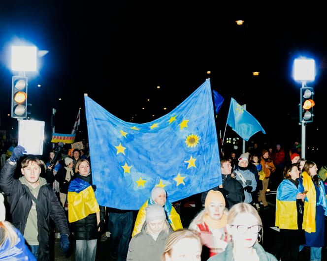 Marche de solidarité avec l’Ukraine, à Varsovie, le 24 février 2025, 3ᵉ anniversaire de l’invasion à grande échelle de l’Ukraine par la Russie.