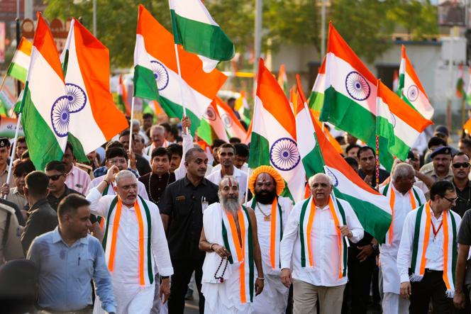 Lors de la Tiranga Yatra, la « marche tricolore », à Ahmedabad, dans l’Etat du Gujarat, ancien fief du premier ministre indien, Narendra Modi, le 13 mai 2025.