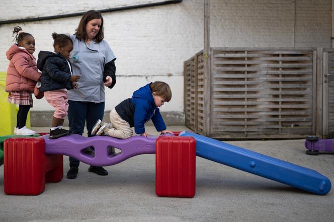 Dans la cour d’une crèche à Roubaix (Nord), en octobre 2022.