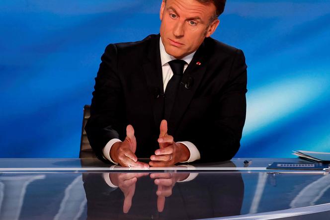 Le président Emmanuel Macron, sur le plateau de TF1, le 13 mai 2025.