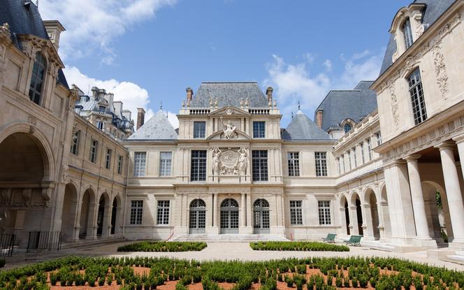 Jardin de l’hôtel Carnavalet, à Paris