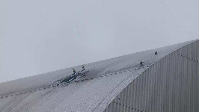 Les dommages de l’explosion provoquée le 14 février par une attaque de drone russe, à Tchernobyl (Ukraine).