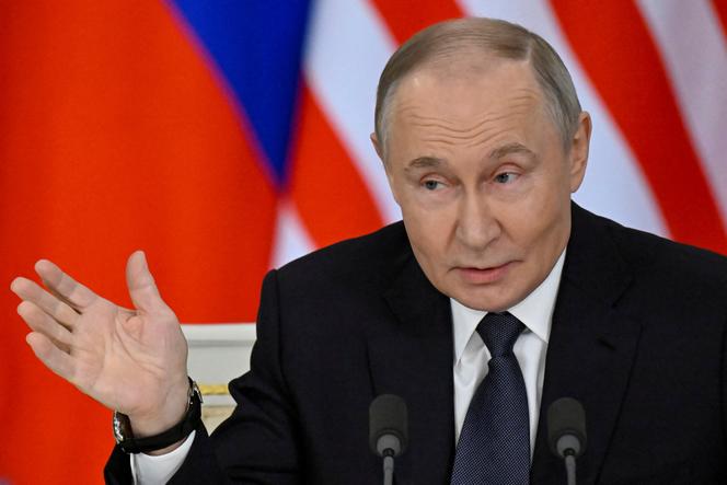 Vladimir Poutine lors d’une conférence de presse, au Kremlin, à Moscou, le 14 mai 2025.