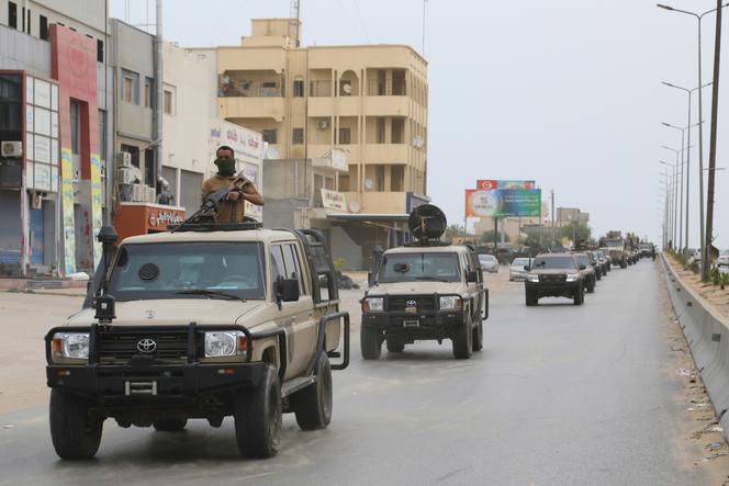 Des véhicules blindés à Tripoli, en Libye, le 14 mai 2025. 