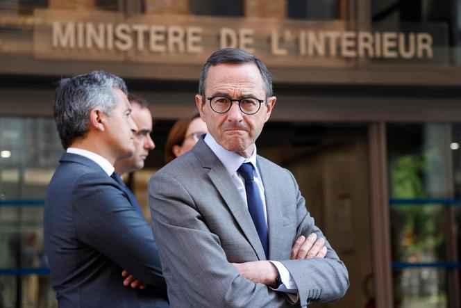 Le ministre de l’intérieur, Bruno Retailleau, et le ministre de la justice, Gérald Darmanin, le 14 mai 2025 à Nanterre (Hauts-de-Seine).