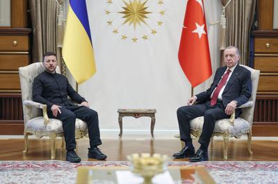 Rencontre entre le président ukrainien, Volodymyr Zelensky, et le président turc, Recep Tayyip Erdogan,, à Ankara, le 15 mai 2025.