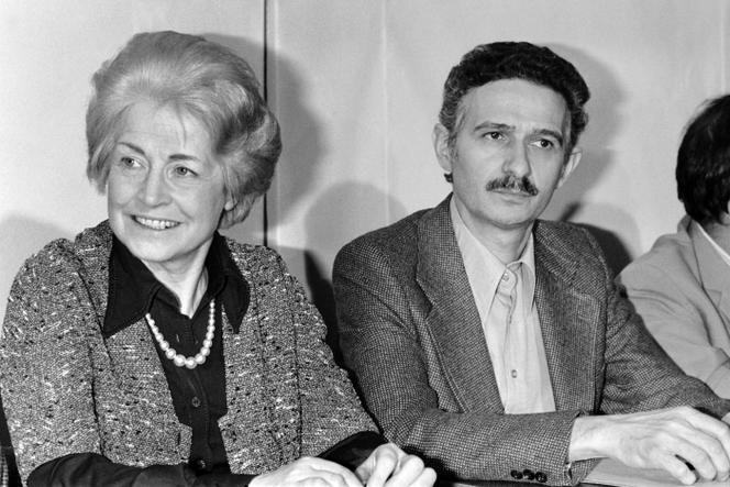 Jeannette Laot participe à une conférence de presse de la CFDT, le 10 juillet 1980, à Paris.