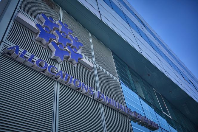 Les bureaux de la Caisse d’allocations familiales, à Paris, le 1ᵉʳ avril 2025.