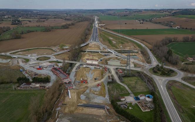Vue aérienne du chantier de l’autoroute A69 près de Verfeil, en Haute-Garonne, le 14 mars 2025. 