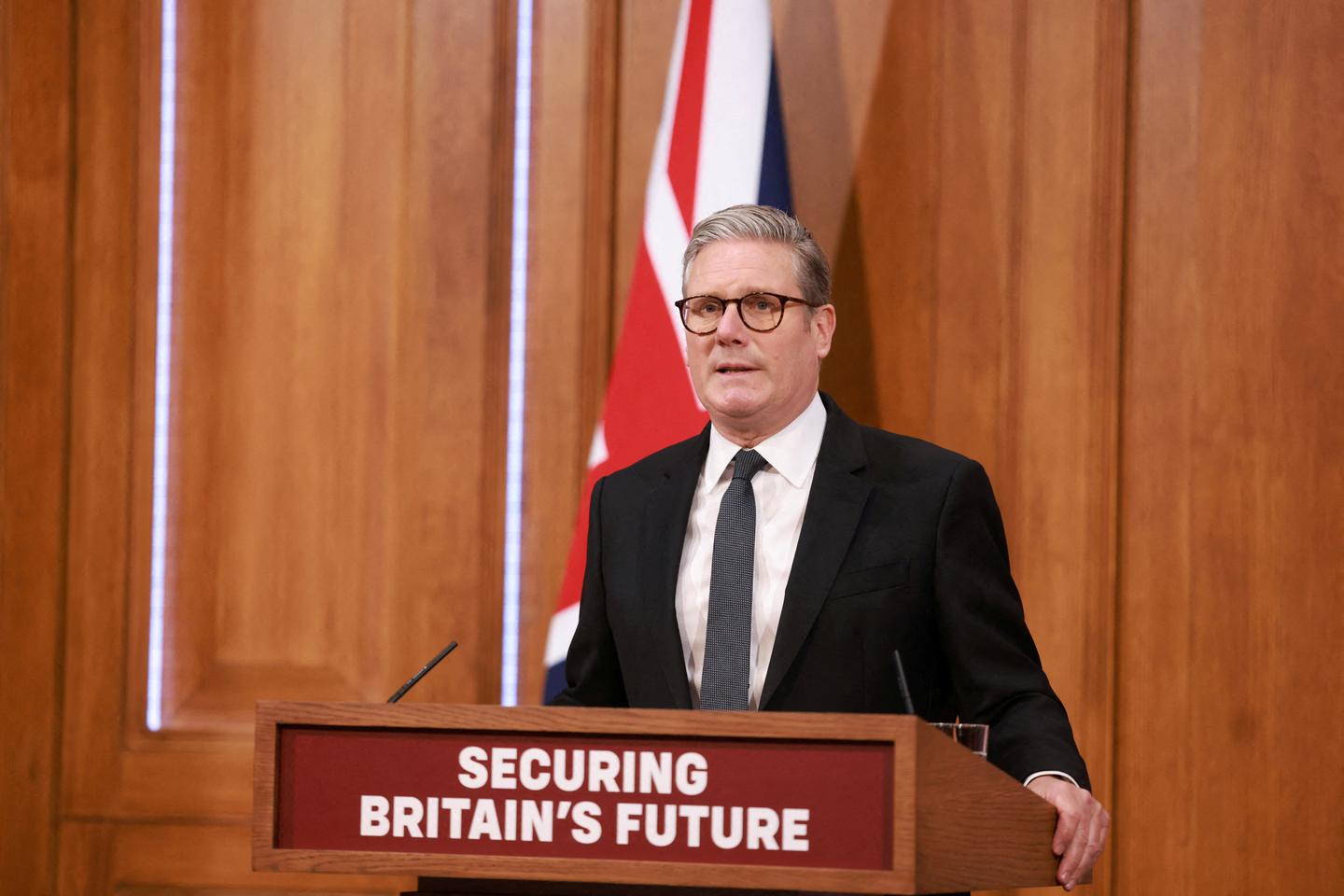 'Starmer has clearly adopted the rhetoric of the anti-immigration right'