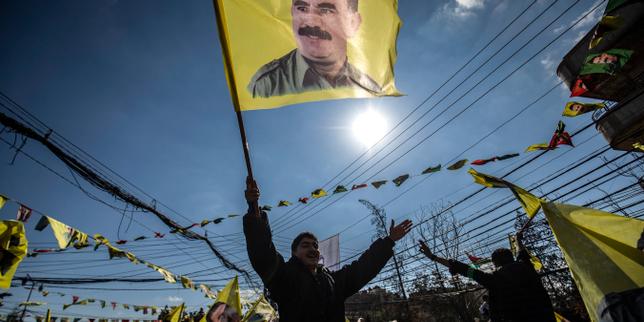 Manifestation en faveur de la libération d’Abdullah Öcalan, le dirigeant du PKK emprisonné depuis 1999, à Kamechliyé, en Syrie, le 12 mai 2025.