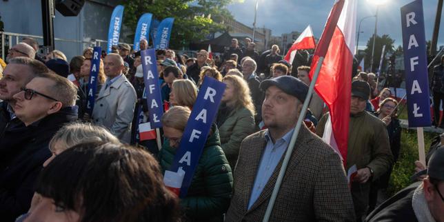 Poland's liberals aim to complete their revolution
