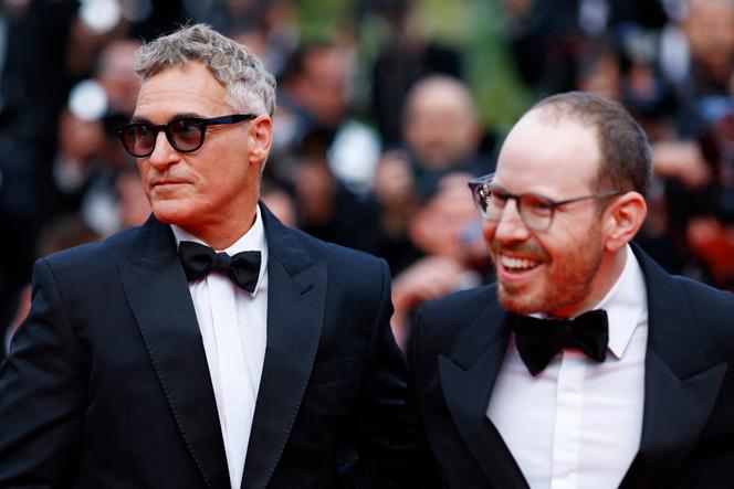 Joaquin Phoenix et Ari Aster à la montée des marches pour « Eddington », lors du Festival de Cannes, le 16 mai 2025.