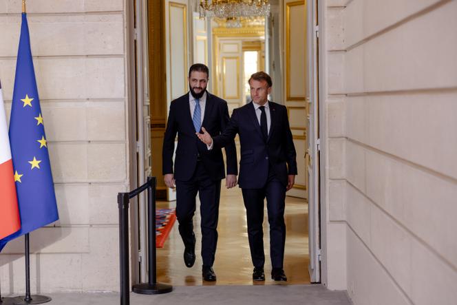 Arrivée du président syrien, Ahmed Al-Charaa, et du président français, Emmanuel Macron, pour la conférence de presse conjointe. Palais de l’Elysée, le 7 mai 2025. 