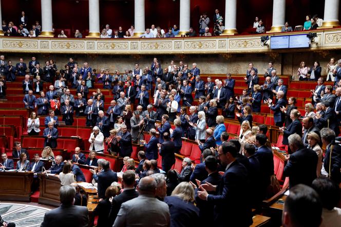 Des applaudissements après une question sur le Code noir du président du groupe Liberté, indépendants, outre-mer et territoires, Laurent Panifous, à l’Assemblée nationale, à Paris, le 13 mai 2025.