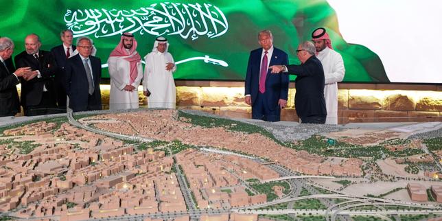 Avec la baisse des cours du brut, l’Arabie saoudite se tourne vers la dette pour poursuivre ses grands projets