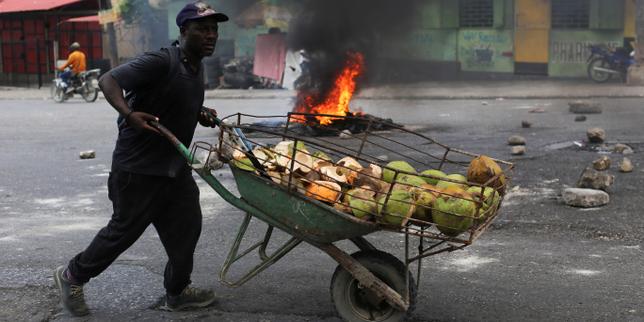Haiti's capital without power since Tuesday after protest halts hydroelectric plant