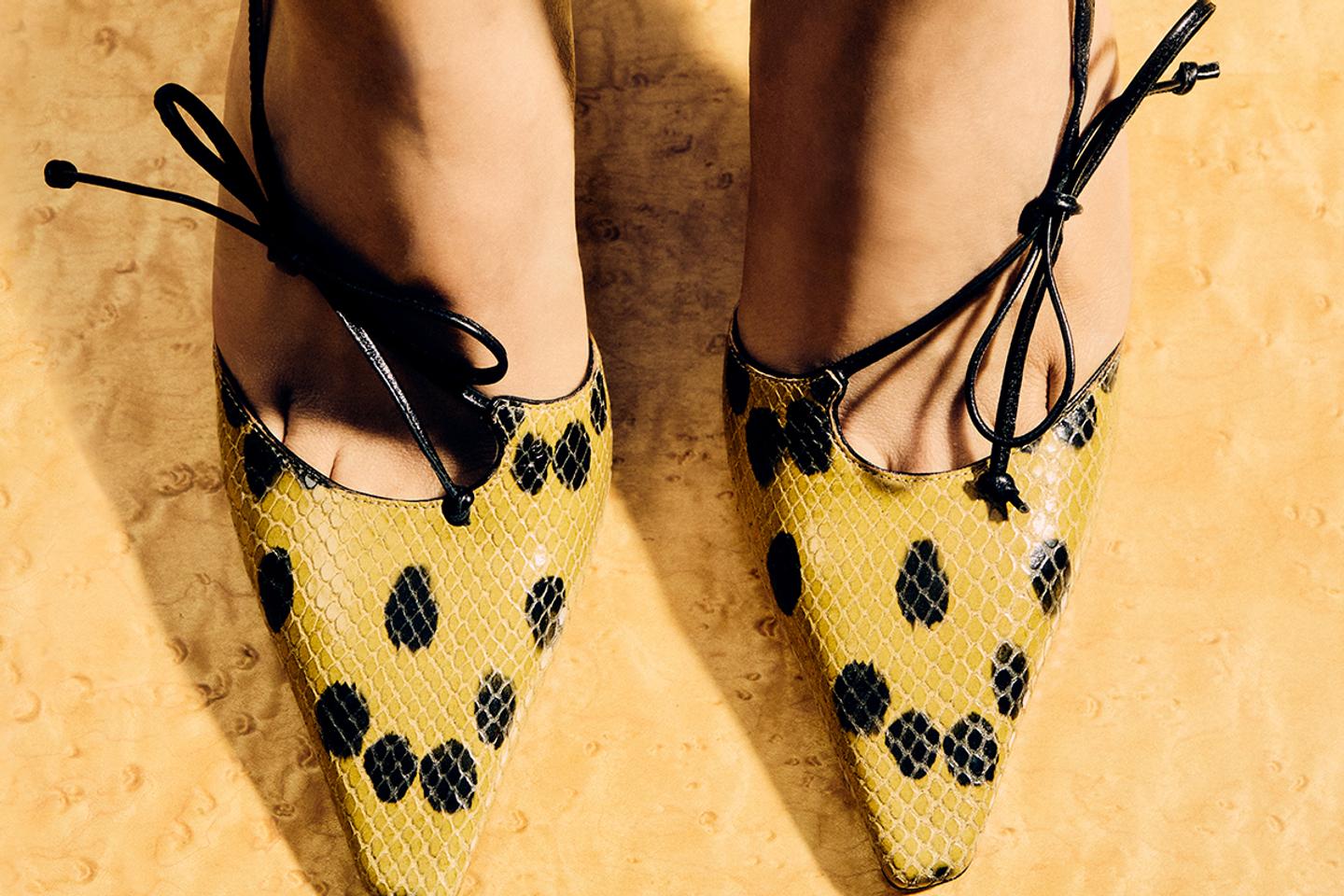 Les premiers pas du chausseur Jimmy Choo, racontés par sa nièce