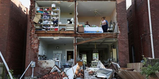 Tornadoes kill over 20 people in Kentucky and Missouri