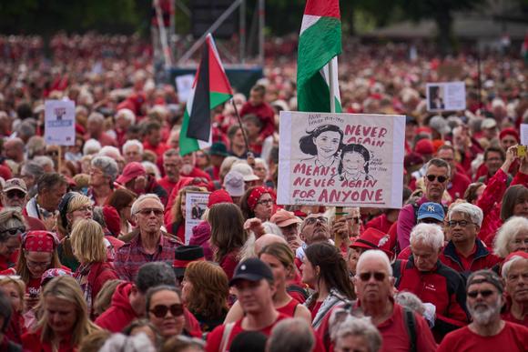 Manifestation pour dénoncer le soutien du gouvernement néerlandais à Israël, à La Haye (Pays-Bas), dimanche 18 mai 2025.
