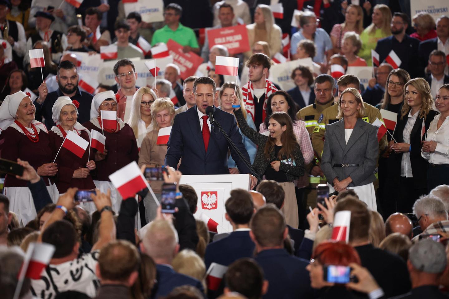 In Poland, two frontrunners for one presidential seat