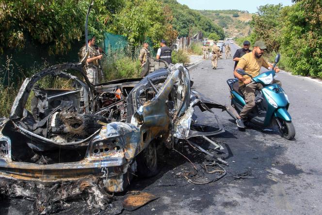 Une voiture détruite lors d’une frappe de drone israélienne à Abu Al-Aswad, dans le sud du Liban, le 17 mai 2025.