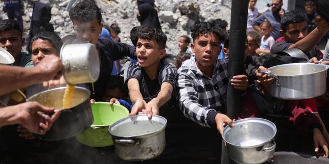 UK halts trade talks with Israel and sanctions West Bank settlers