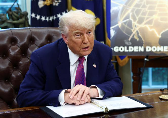 Donald Trump fait une annonce concernant le bouclier antimissile « Dôme d’or » dans le bureau ovale de la Maison Blanche à Washington, aux Etats-Unis, 20 mai 2025.