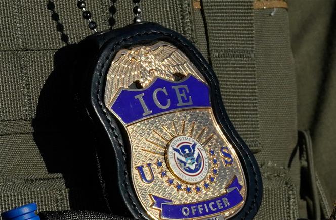 Badge de la la police américaine de l’immigration (ICE).