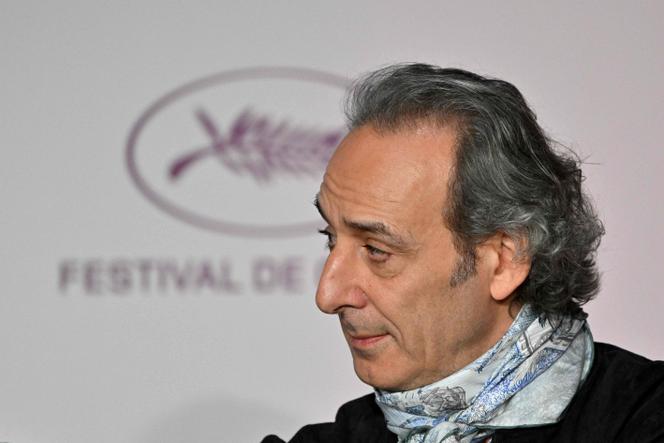 Le compositeur Alexandre Desplat lors de la conférence de presse du film « Les Aigles de la République », de Tarik Saleh, au 78e Festival de Cannes, le 20 mai 2025.