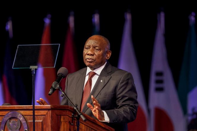 Le président sud-africain, Cyril Ramaphosa, prononce un discours lors de la réunion des ministres des affaires étrangères du G20 au Johannesburg Expo Centre, à Johannesburg, en Afrique du Sud, le 20 février 2025.