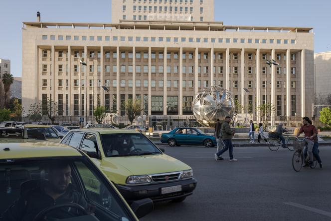 La Banque centrale de Syrie, à Damas, le 2 avril 2025.