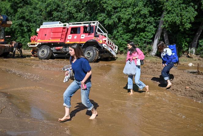 Dans le village de Cavalière, dans le Var, après une inondation causée par de fortes pluies, le 20 mai 2025.
