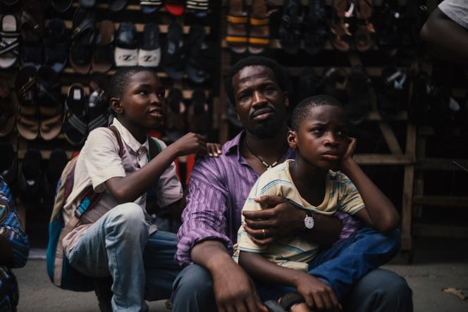 Olaremi (Chibuike Marvellous Egbo), Folarin (Sope Dirisu) et Akinola (Godwin Egbo) dans « My Father’s Shadow », d’Akinola Davies Jr.