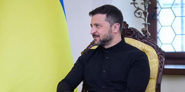 Le président ukrainien Volodymyr Zelensky assiste à une réunion avec le prince héritier de Norvège à Kiev, le 20 mai 2025 (photo prise et diffusée par le service de presse présidentiel ukrainien).