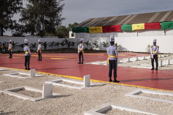 Cérémonie marquant le 80e anniversaire du massacre de tirailleurs du 1er décembre 1944, au cimetière militaire de Thiaroye, près de Dakar, le 1er décembre 2024.