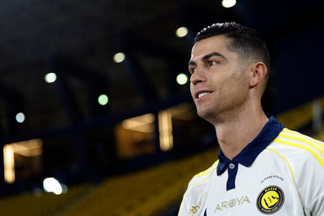Forte Cristiano Ronaldo no Al-Nassr Club (Arábia Saudita) em 21 de maio de 2025.