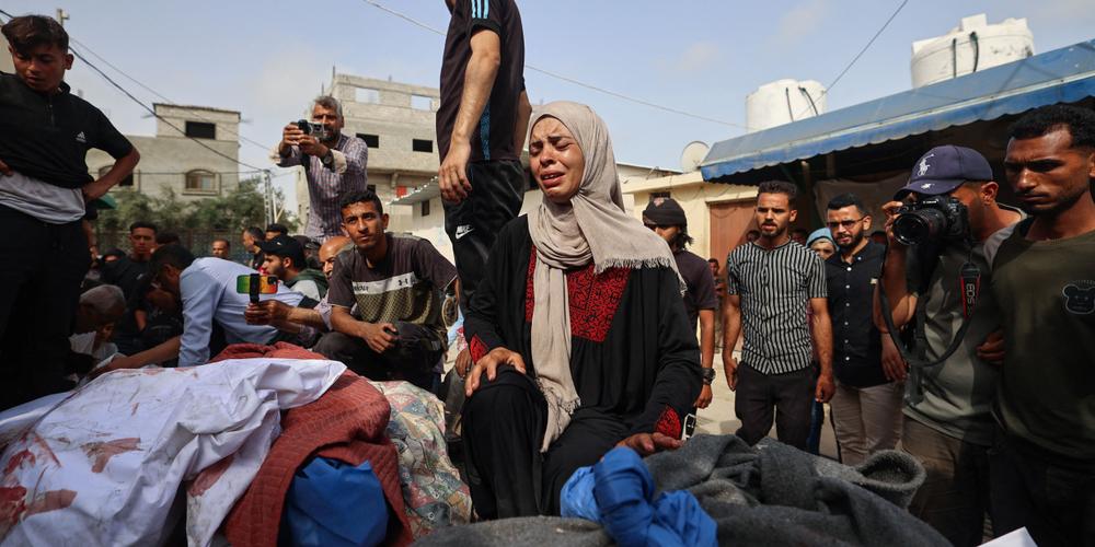 A la morgue de l’hôpital des Martyrs d’Al-Aqsa, à Deir el-Balah, dans le centre de la bande de Gaza, le 18 mai 2025. - EYAD BABA/AFP