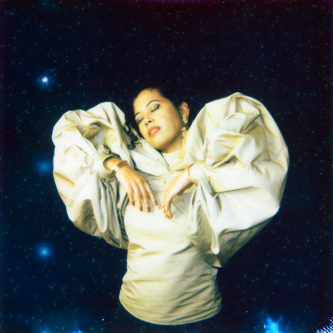 La chanteuse Mandy Lerouge, en décembre 2024.
