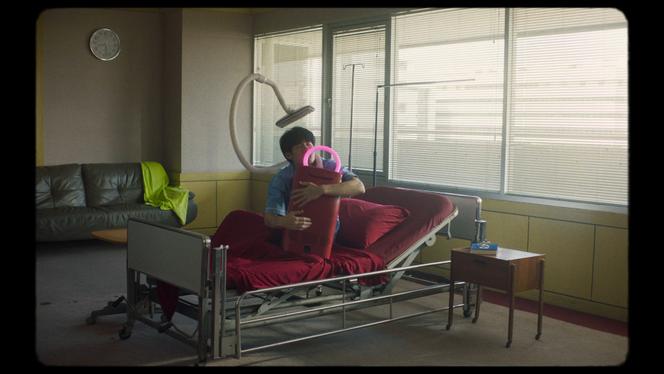 Image extraite du film « A Useful Ghost » (2025), de Ratchapoom Boonbunchachoke.