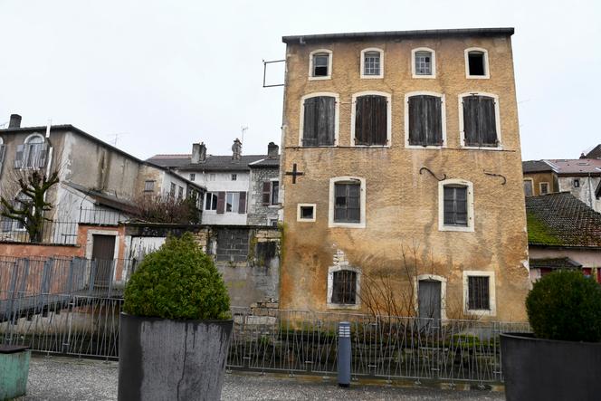 Un bâtiment vacant à ​​Vaucouleurs, dans la Meuse, l’un des départements français les plus touchés par le phénomène de vacance « structurelle », le 26 janvier 2024.