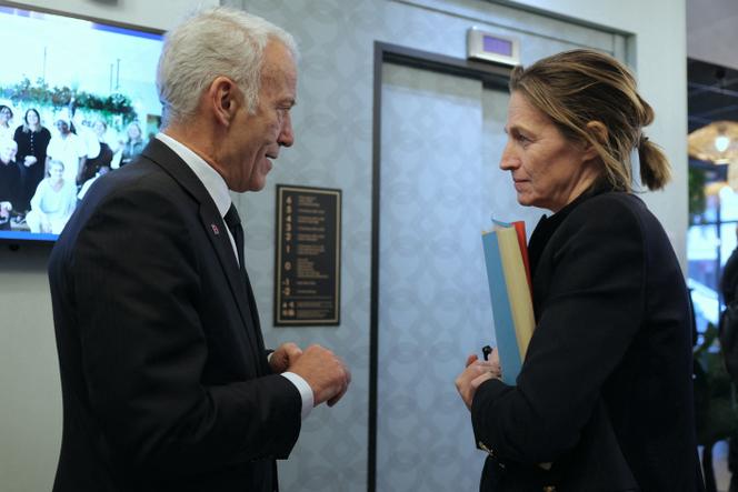 Le président du Medef, Patrick Martin, avec la ministre du travail et de l’emploi Astrid Panosyan-Bouvet, à Paris, le 22 novembre 2024.