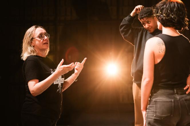 Virginie Despentes lors du filage de « Romancero queer », au Théâtre de la Colline, à Paris, le 16 mai 2025.