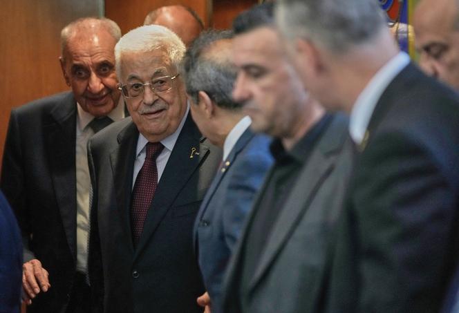 Mahmoud Abbas, président de l’autorité palestinienne, lors de sa rencontre avec le président du Parlement libanais, Nabih Berri, à Beyrouth, le 22 mai 2025.