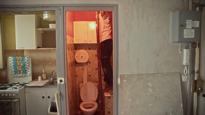 Image extraite du documentaire « Appartement proche Paris, charme atypique », de Marion Angelosanto.