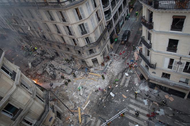 Après l’explosion sous une boulangerie à l’angle des rues Sainte-Cécile et de Trévise, dans le centre de Paris, le 12 janvier 2019.