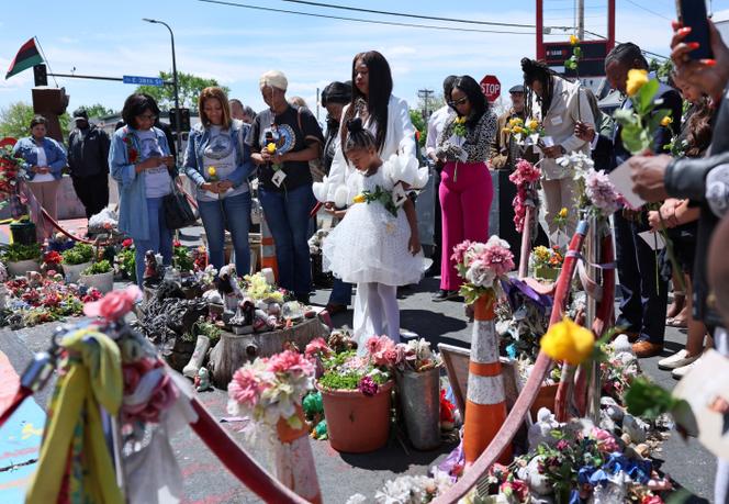 Lors d’une minute de silence pour George Floyd, à Minneapolis, Minnesota, le 23 mai 2025.