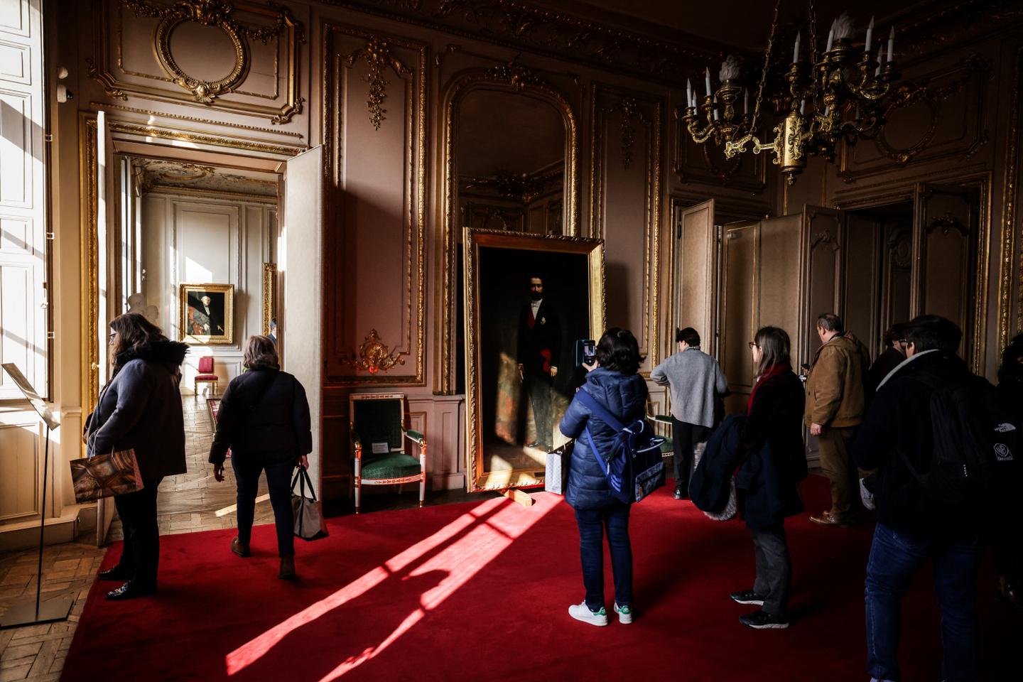 French museums plan to raise admission fees for non-European visitors