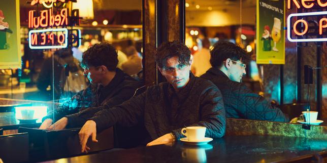 Raphaël Quenard, dans le café La Vielleuse, à Paris (20ᵉ), le 11 mai 2025.